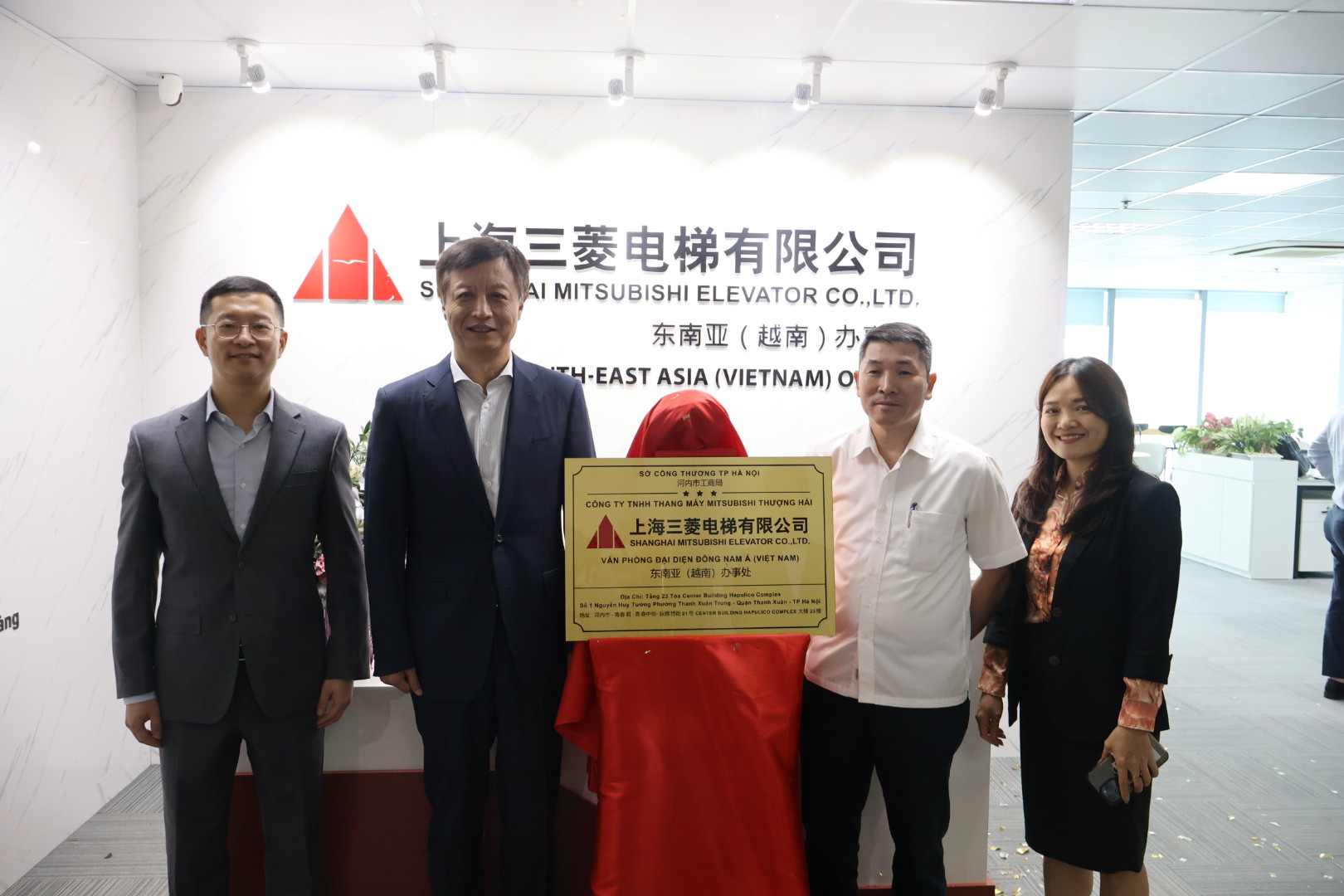lanh-dao-viet-chao-va-smec-tai-van-phong-dai-dien-de-nang-cao-moi-quan-he-viet-chao-va-shanghai-mitsubishi-3