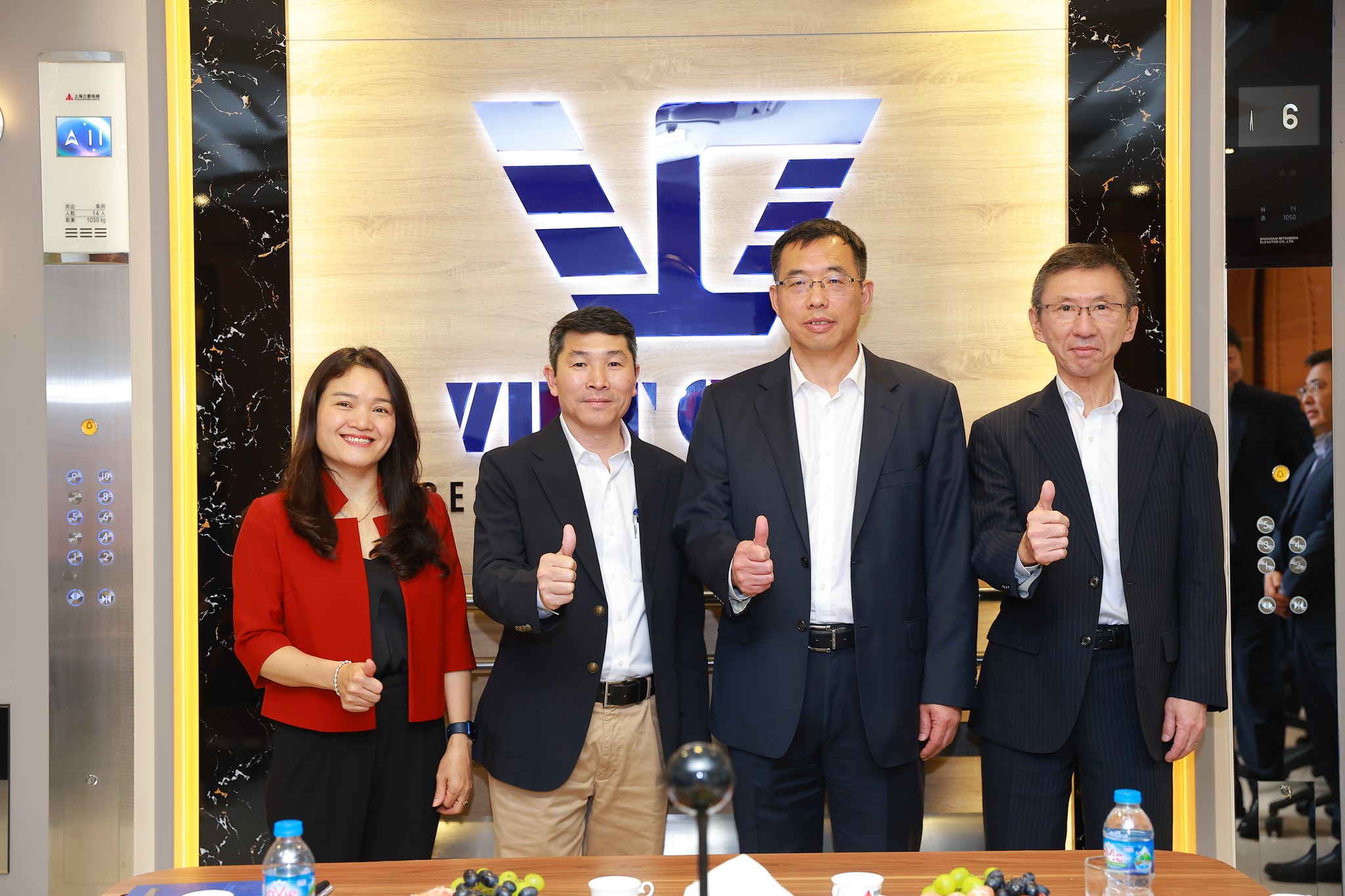 chu-tich-van-lan-dau-den-tham-viet-chao-cung-co-moi-quan-he-viet-chao-va-shanghai-mitsubishi